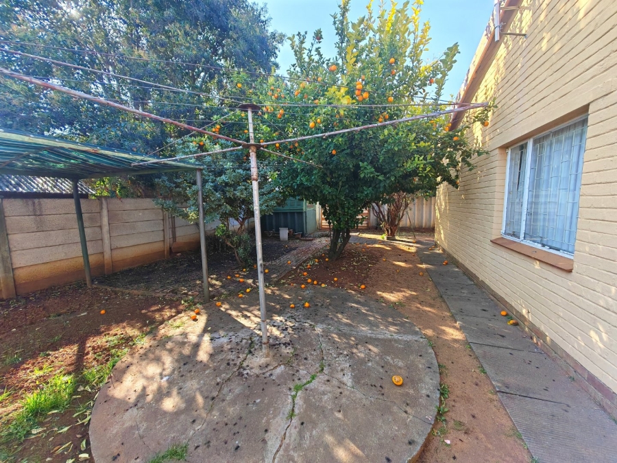 10 Bedroom Property for Sale in Brandwag Free State